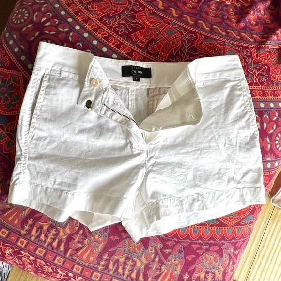 Chinos by J.Crew White Shorts Sz 4 D-36 - Picture 1 of 3